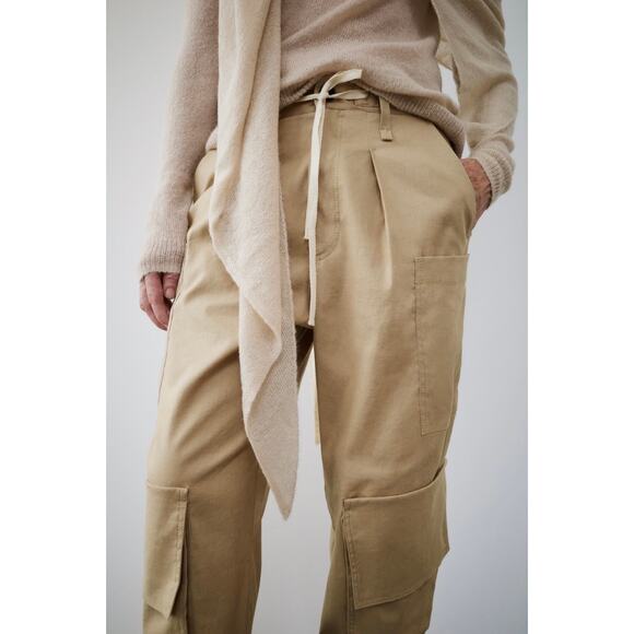 Zara Multipocketed Cargo Khaki Pants - Picture 2 of 10